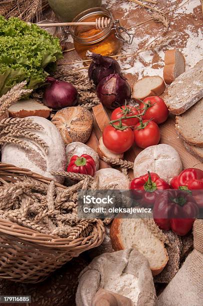 Il Tema Tradizionale Del Paese - Fotografie stock e altre immagini di Alimentazione sana - Alimentazione sana, Assaggiare, Attrezzatura