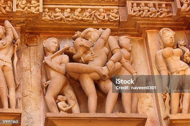 Alte Sexstellungskulptur Stockfoto und mehr Bilder von Khajuraho - Khajuraho, Gleichgeschlechtliches Paar, Homosexuell