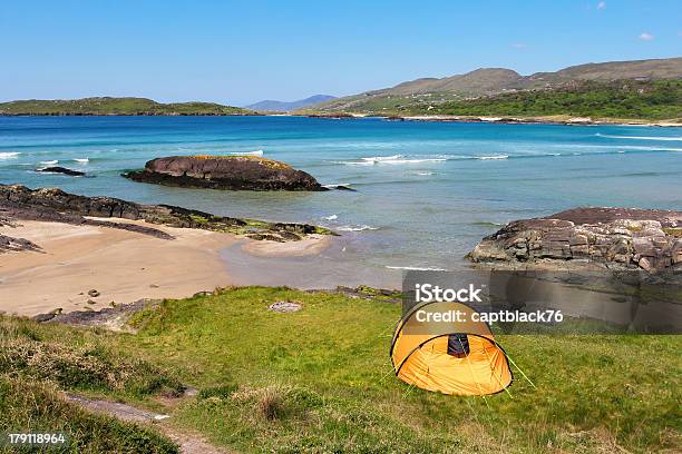 Tenda In Anello Di Kerry Coast - Fotografie stock e altre immagini di Campeggiare - Campeggiare, Ambientazione esterna, Anello di Kerry