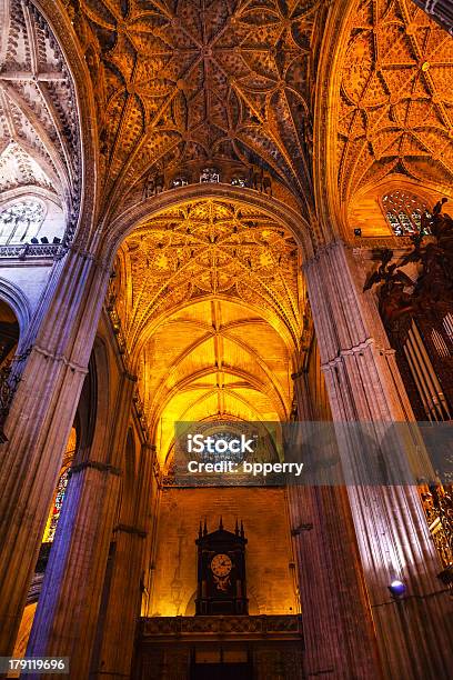 Säulen Kathedrale Saint Mary Sevilla Spanien Stockfoto und mehr Bilder von Andalusien - Andalusien, Architektonische Säule, Architektur
