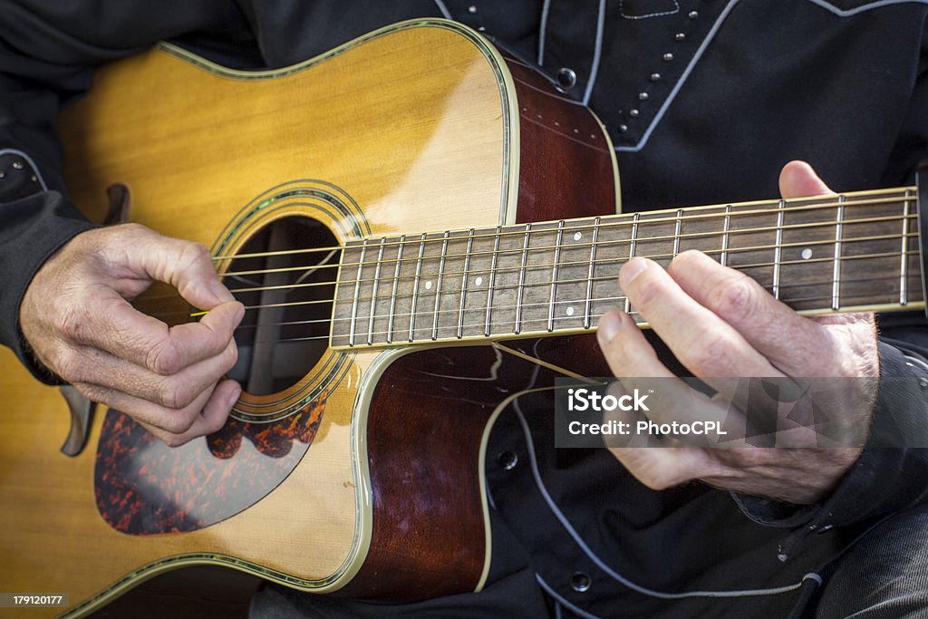 Guitarrista tocando - Foto de stock de Country libre de derechos