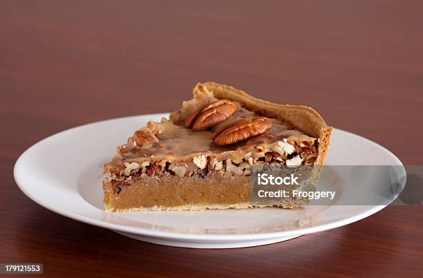 Tarte De Noz - Fotografias de stock e mais imagens de Tarte de Noz - Tarte de Noz, Fatia, Fotografia - Imagem