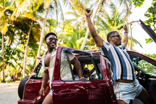 istock Young friends arriving at the beach 1791218491