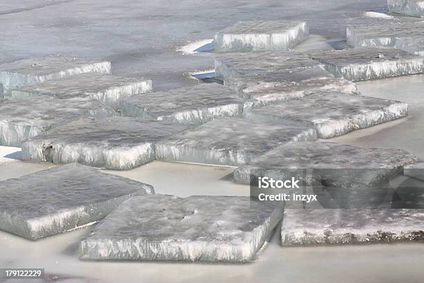 Foto de De Gelo e mais fotos de stock de Branco - Branco, Clima polar, Congelado