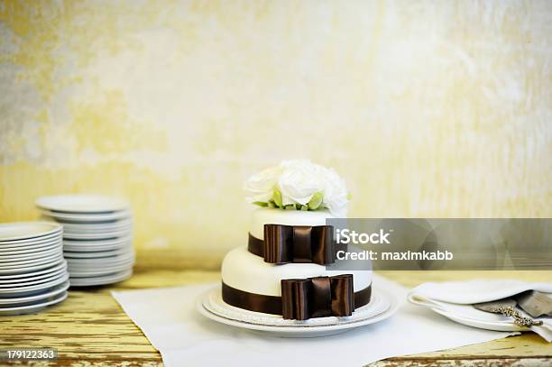 Wedding Cake Stock Photo - Download Image Now - Backgrounds, Bakery, Beauty