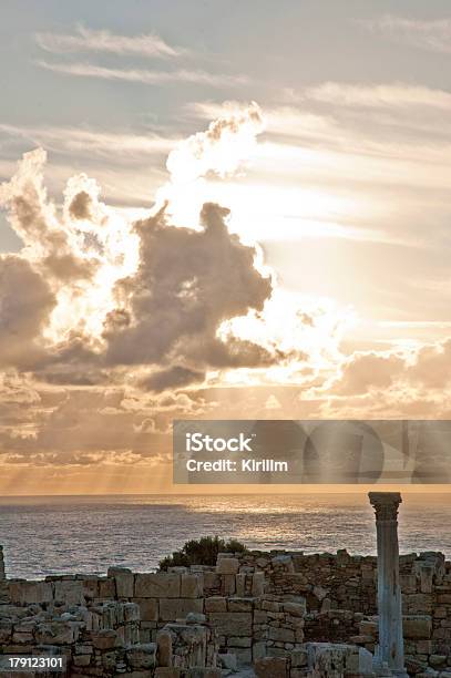 Ruínas De Kourion Com Vista Para O Mar Mediterrâneo - Fotografias de stock e mais imagens de Antigo