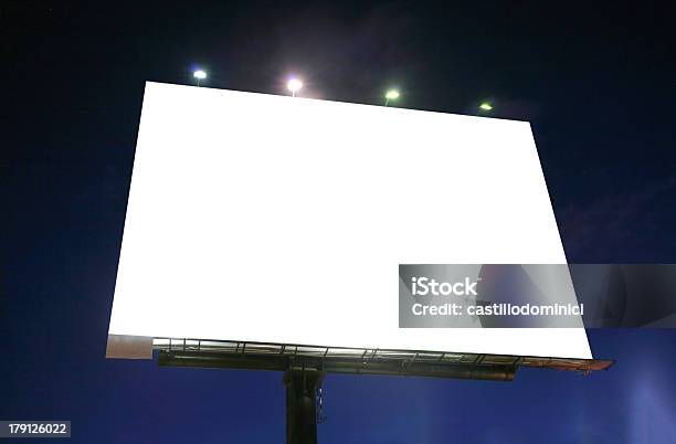 Outdoor Vazio Iluminado - Fotografias de stock e mais imagens de Afixar Cartaz - Afixar Cartaz, Anoitecer, Ao Ar Livre