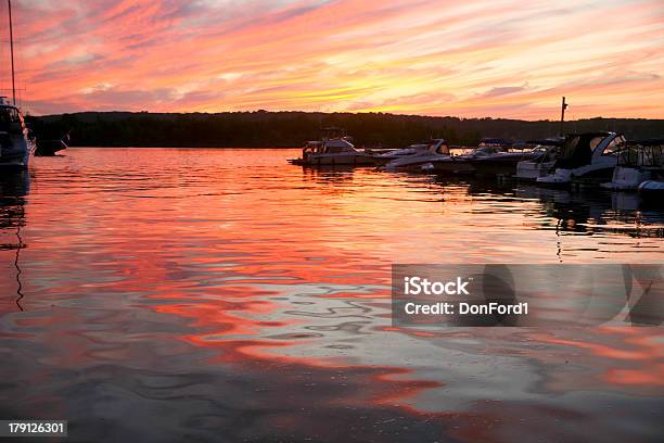 Photo libre de droit de Coucher De Soleil Sur La Marina De Lhôtel De Midland banque d'images et plus d'images libres de droit de Coucher de soleil