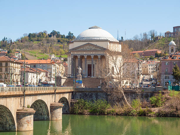istock Po river in Turin 179126329