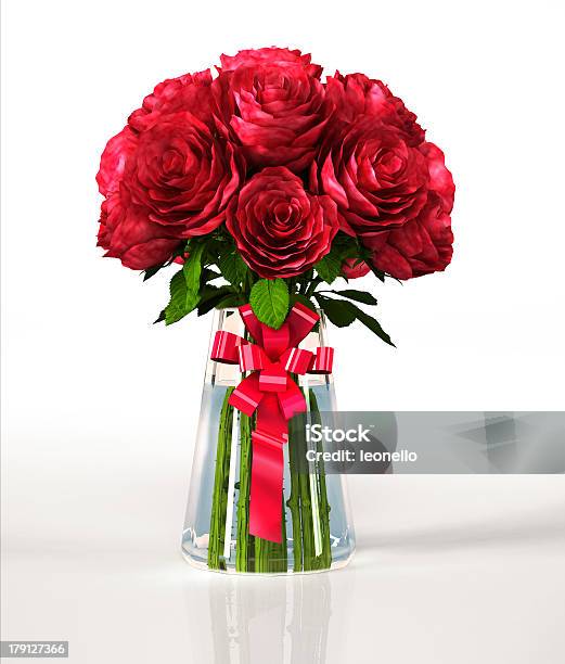 Glasvase Mit Roten Rosen Auf Weißer Oberfläche Stockfoto und mehr Bilder von Band - Band, Baumblüte, Blatt - Pflanzenbestandteile