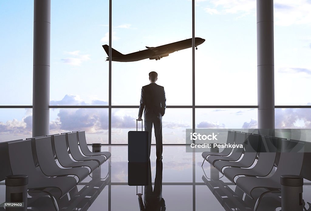 Geschäftsmann am Flughafen - Lizenzfrei Anzug Stock-Foto