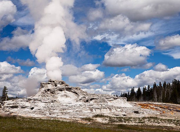 istock Geyser In Yellowstone Park 179138593