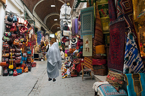 рынок в тунисе medina - tunisia стоковые фото и изображения