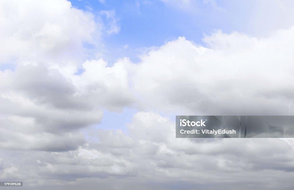 Bela céu com nuvens brancas. - Royalty-free Ambiente Foto de stock