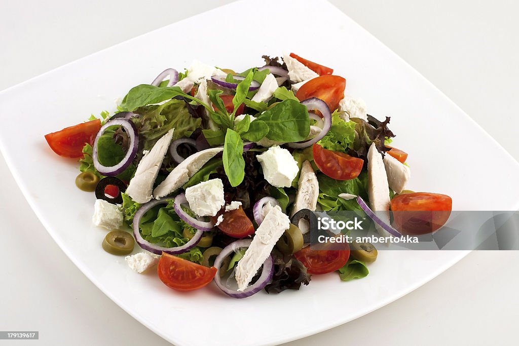 Salada fresca com legumes e frango - Foto de stock de Almoço royalty-free