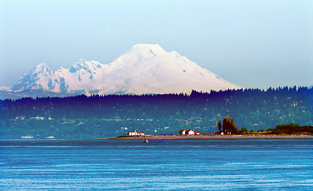 istock Mount Baker Puget Sound Snow Mountain Lighthouse Washington 179142174