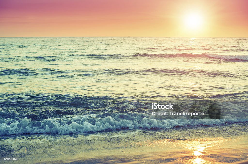 Tramonto al horizont sul mare - Foto stock royalty-free di Acqua