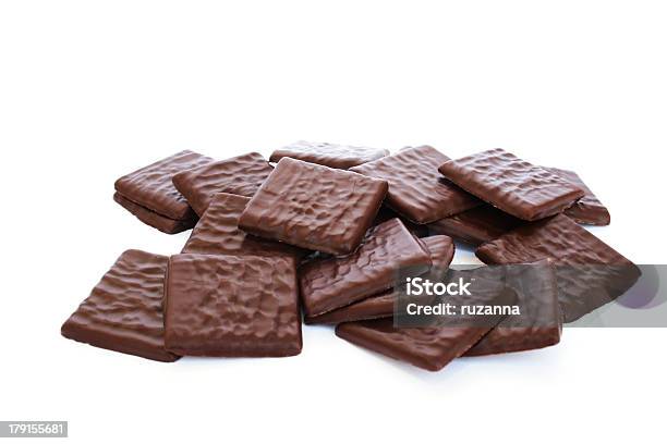 Cookies De Chocolate - Fotografias de stock e mais imagens de Alegria - Alegria, Bolacha, Branco