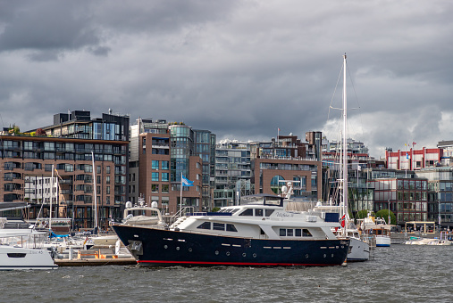 A picture of a yacht at the Aker Brygge Marina.