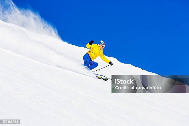 Skifahren Stockfoto und mehr Bilder von 60-64 Jahre - 60-64 Jahre, 65-69 Jahre, 70-79 Jahre