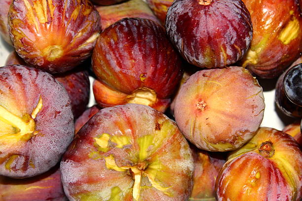 istock bowl of figs 179165090