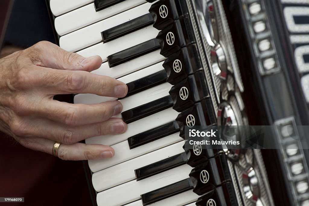 Jouant accordeon - Photo de Accordéon - Instrument libre de droits