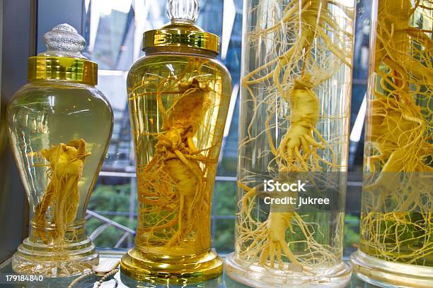 Erhaltene Ginseng In Krüge Stockfoto und mehr Bilder von Asien - Asien, Eingemacht, Einmachglas