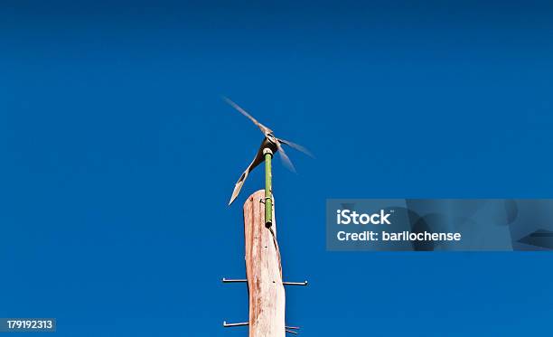 Ветряная Мельница — стоковые фотографии и другие картинки Без людей - Без людей, Ветер, Ветряная электростанция
