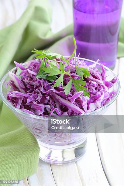 Maionese De Couve Salada De Repolho Roxo Com Salsa E Maionese - Fotografias de stock e mais imagens de Alimentação Saudável