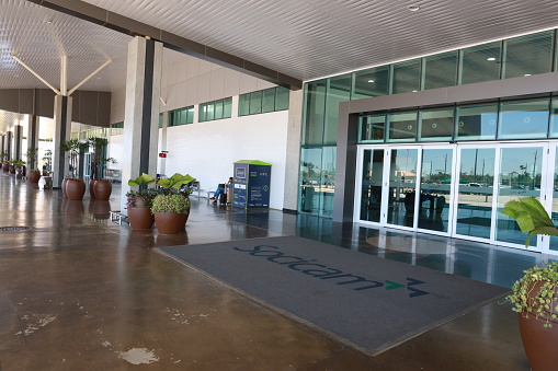 Victorville, CA / USA – May 7, 2020: Building 2 at Kaiser Permanente Medical Offices in Victorville, California, was temporarily closed due to the Coronavirus Crisis, COVID-19.