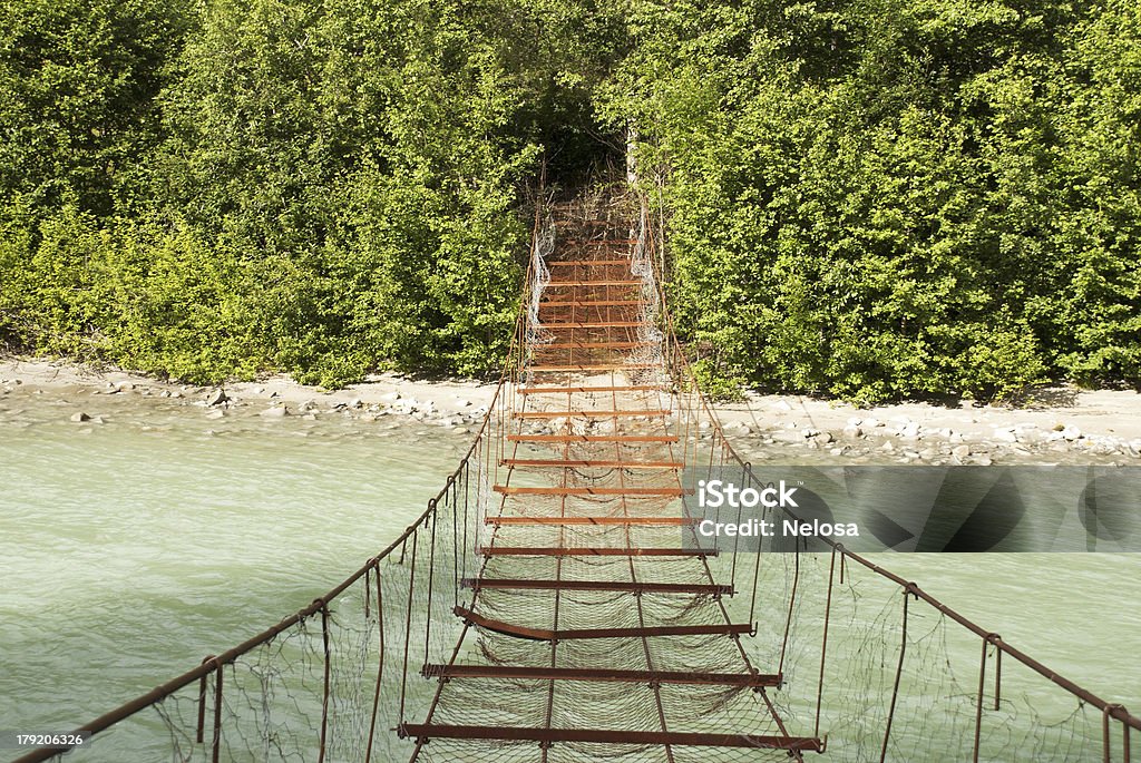 Peligroso puente - Foto de stock de Aire libre libre de derechos