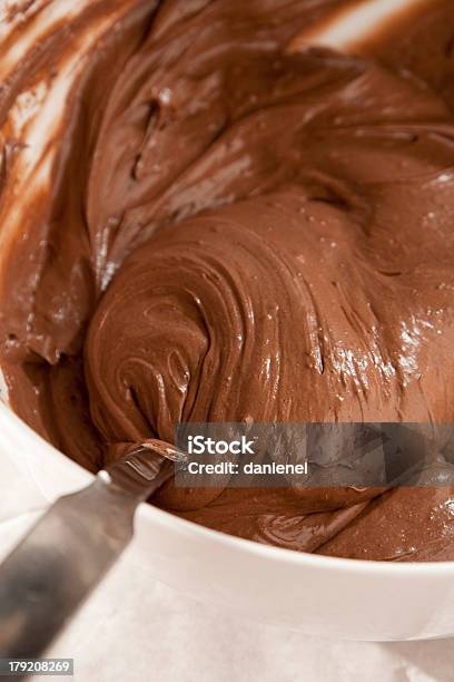 ミキシングチョコレートケーキ - かき混ぜるのストックフォトや画像を多数ご用意 - かき混ぜる, ケーキ, スプーン