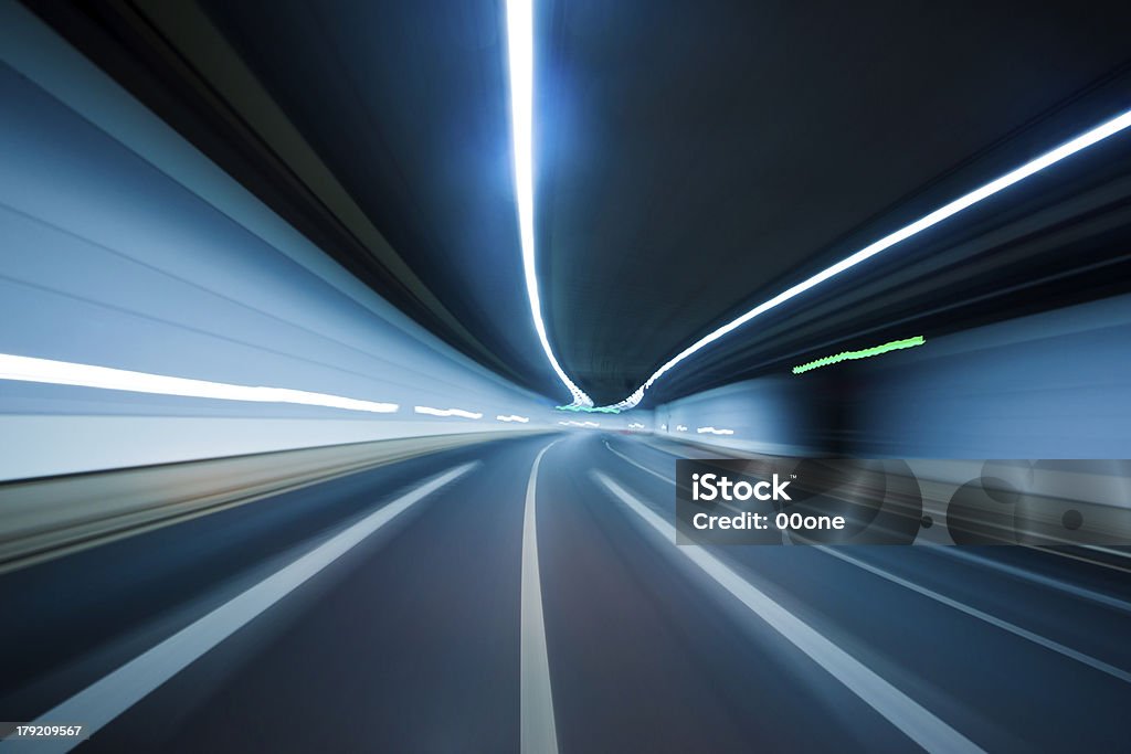 Abstrato velocidade lenta na highway túnel - Foto de stock de Abstrato royalty-free