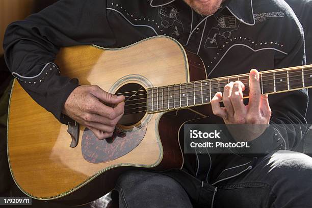 Música Country Guitarrista Foto de stock y más banco de imágenes de Country - Country, Fotografía - Imágenes, Guitarra