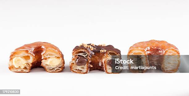 Schokolade Sahne Und Original Croissant Krapfen Mischung Stockfoto und mehr Bilder von Krapfen und Doughnuts