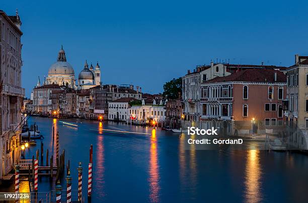 Canal Grande Di Notte Venezia - Fotografie stock e altre immagini di Acqua - Acqua, Ambientazione esterna, Architettura