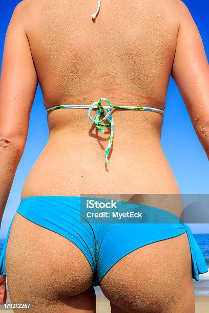 Nahaufnahme Der Frau Im Bikini Stockfoto und mehr Bilder von Attraktive Frau - Attraktive Frau, Badebekleidung, Begehren