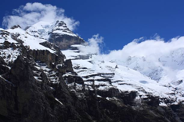 alpes suisses - schreckhorn photos et images de collection