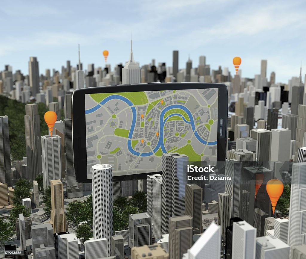 Teléfono inteligente con navigator a la ciudad - Foto de stock de Geografía física libre de derechos