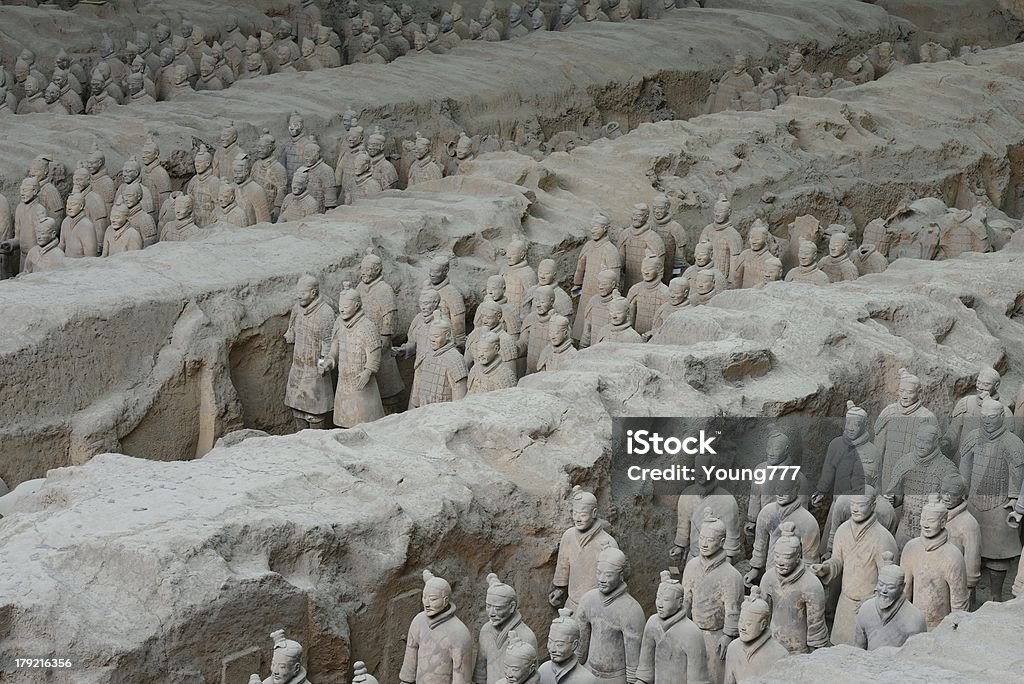 Os Guerreiros de Terra Cota de Qinshihuang - Foto de stock de Cerâmica de Terracota royalty-free