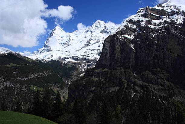 スイス - switzerland european alps schreckhorn horizontal ストックフォトと画像