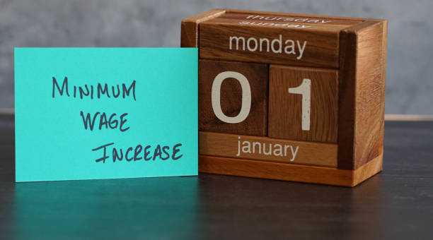 최저 임금 인상 알림 - minimum wage 뉴스 사진 이미지
