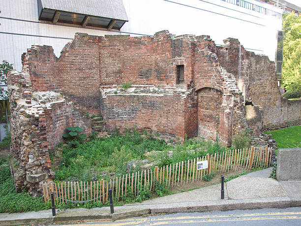 istock Roman Wall London 179220172