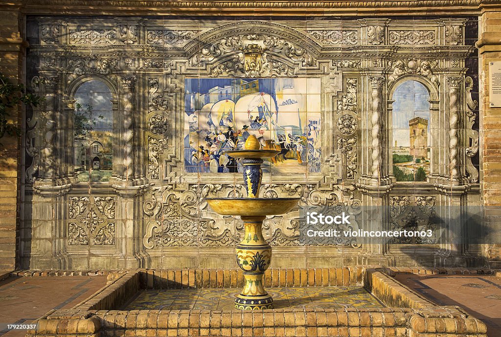 Decorativo funzione Palaza de Espana a Siviglia - Foto stock royalty-free di Ambientazione esterna