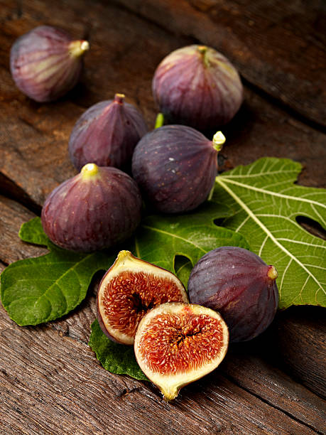 istock Ripe Purple Figs 179222226