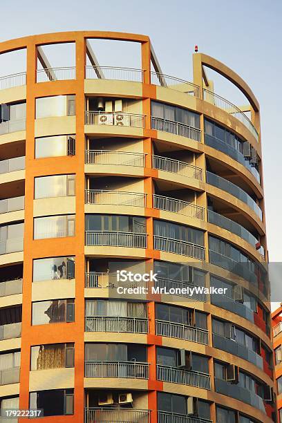 Edificio Foto de stock y más banco de imágenes de A la moda - A la moda, Aire libre, Arquitecto