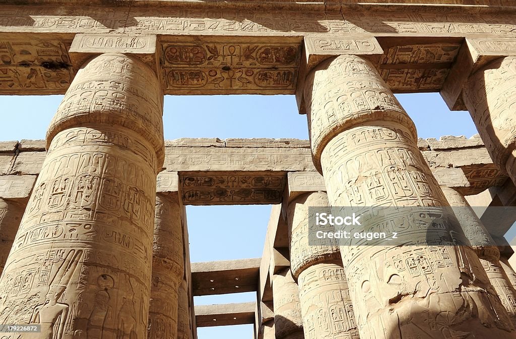 Great Hypostyle Hall w świątyni Karnak, Luksor, Egipt. - Zbiór zdjęć royalty-free (Afryka)