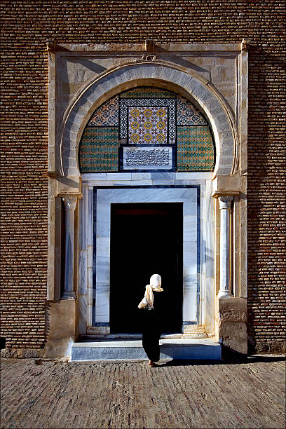 istock door and woman Great Mosque 179228515