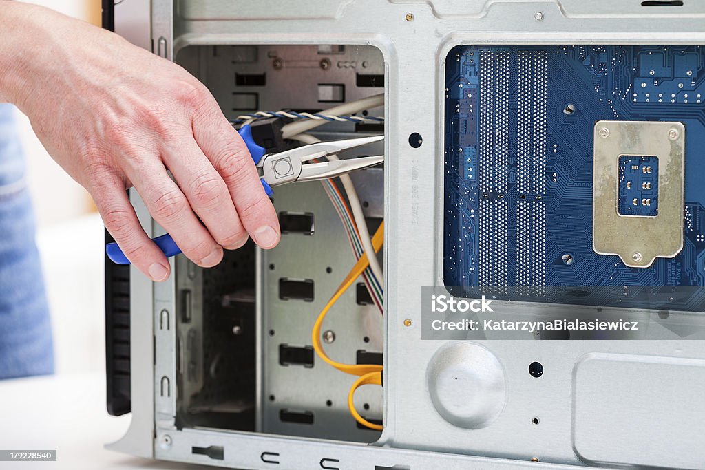 La réparation de l'ordinateur - Photo de Cassé libre de droits
