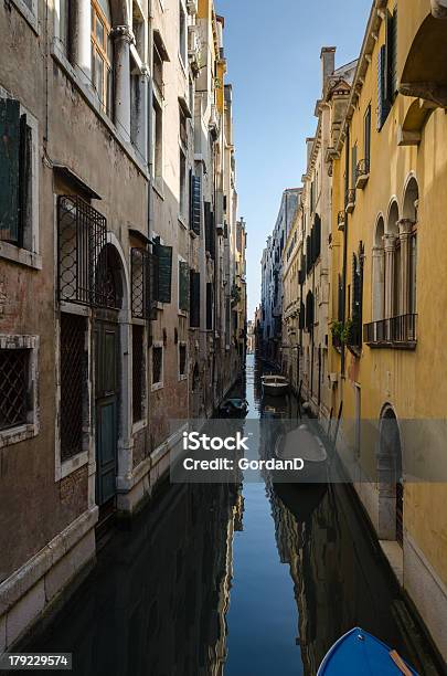 Veneziaitalia - Fotografie stock e altre immagini di Acqua - Acqua, Appoggiarsi, Architettura